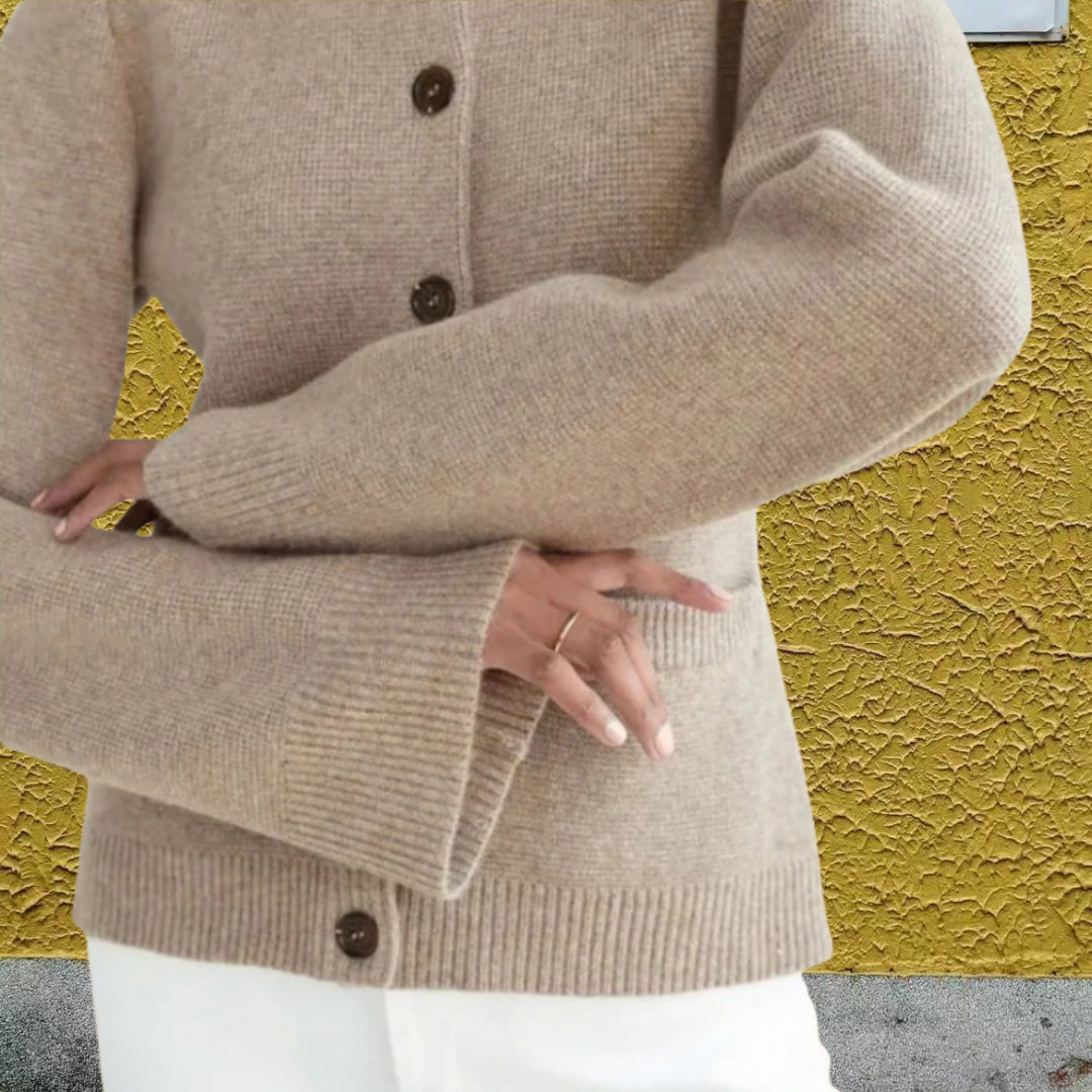 Damen Strickjacke mit eleganten Knöpfen und modernen Taschen Drune