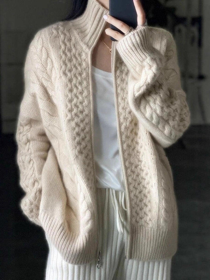 Damen Zopfmuster‑Strickjacke mit Reißverschluss und hohem Rippkragen Drune