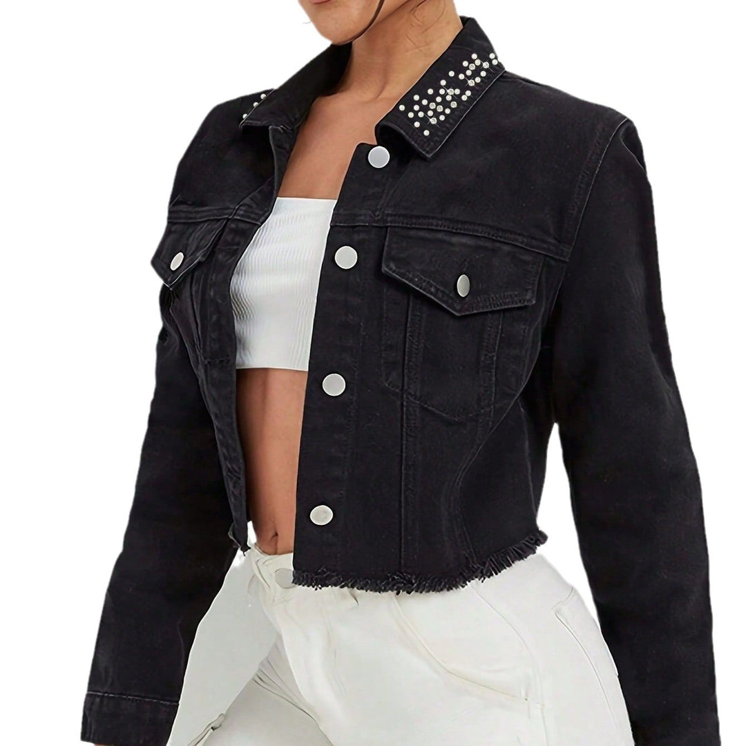 Damen Cropped Jeansjacke mit perlenbesetztem Kragen und rohem FransenSaum Drune