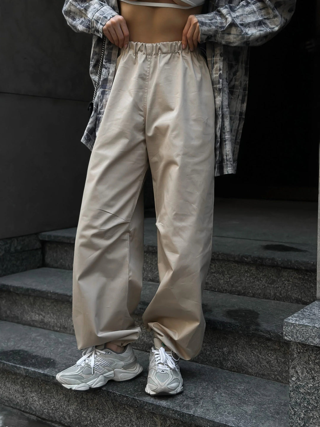 Damen weite hochgeschnittene Freizeithose mit elastischem Bund und tiefem Schritt Drune