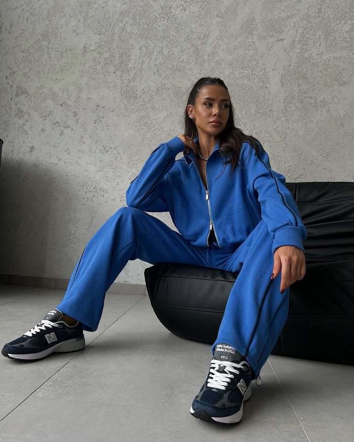Damen lässiges Sweatset mit Stehkragen Reißverschluss gekürzter Jacke und hochtaillierter Schlaghose Drune