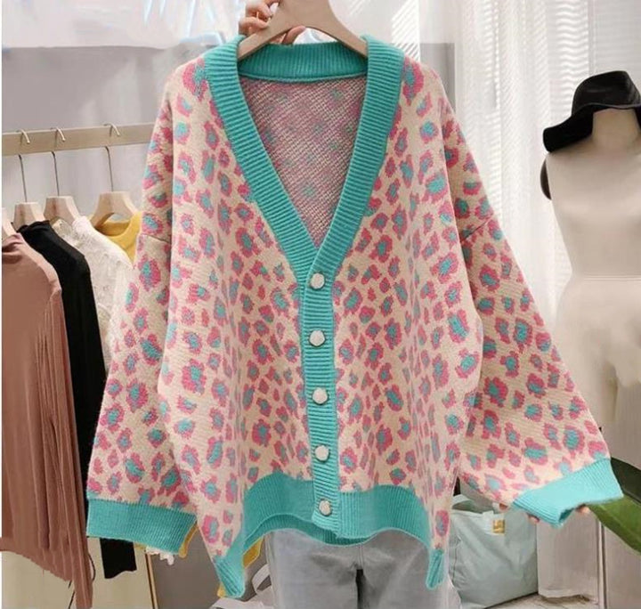 Damen modischer Cardigan mit großem Leopardenmuster und farblich abgesetztem Bündchen Drune