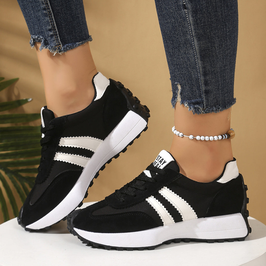 Damen Retro-Runner im Vintage‑Stil mit Velours- und Meshmix sowie profilierter Gumsohle Drune