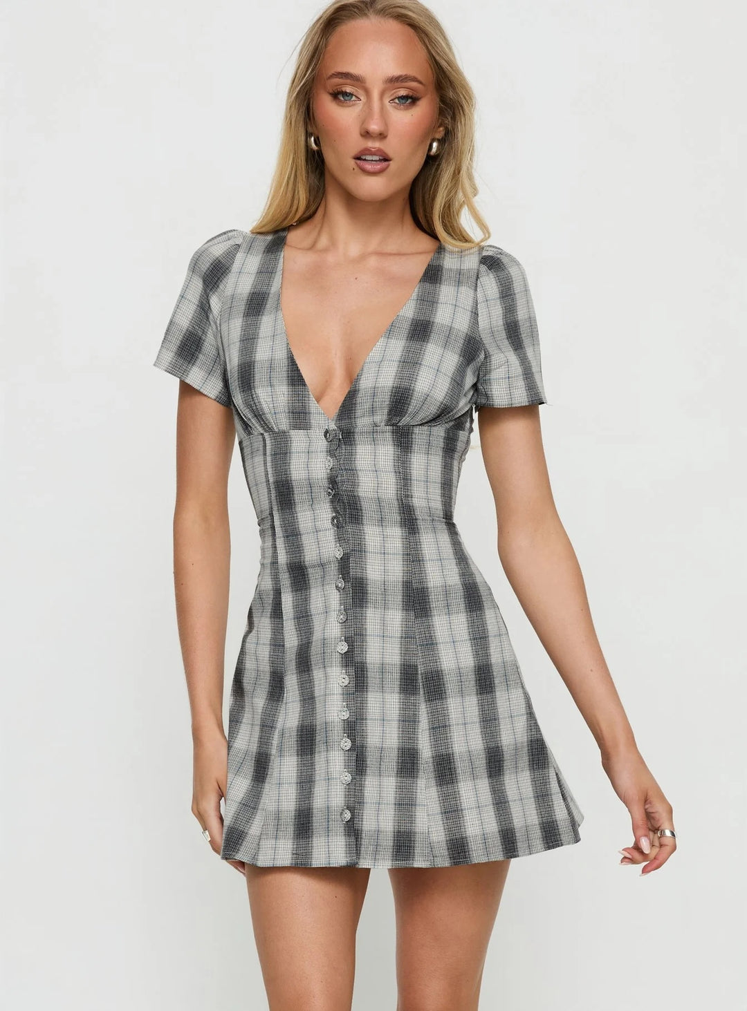 Damen Volantkleid mit V-Ausschnitt und Knopfleiste Drune