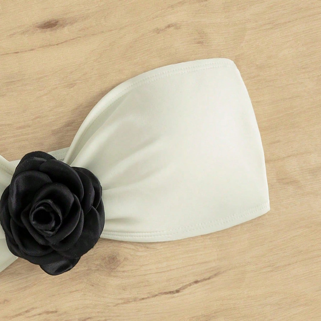 Damen Bandeau-Bikinioberteil mit dekorativer Blumenapplikation Drune