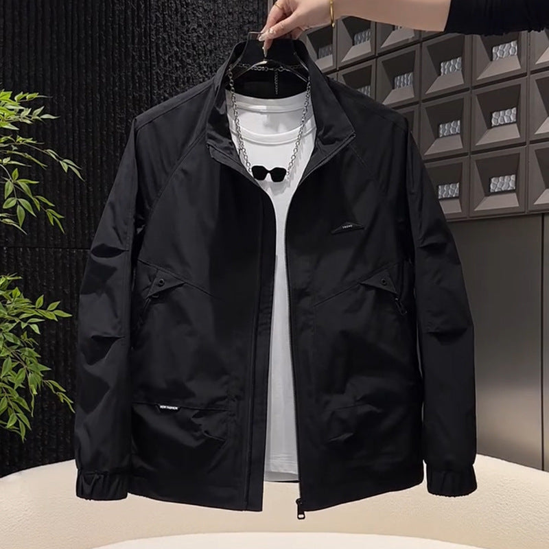 Herren Leichte Windjacke mit praktischem Stauraum Drune