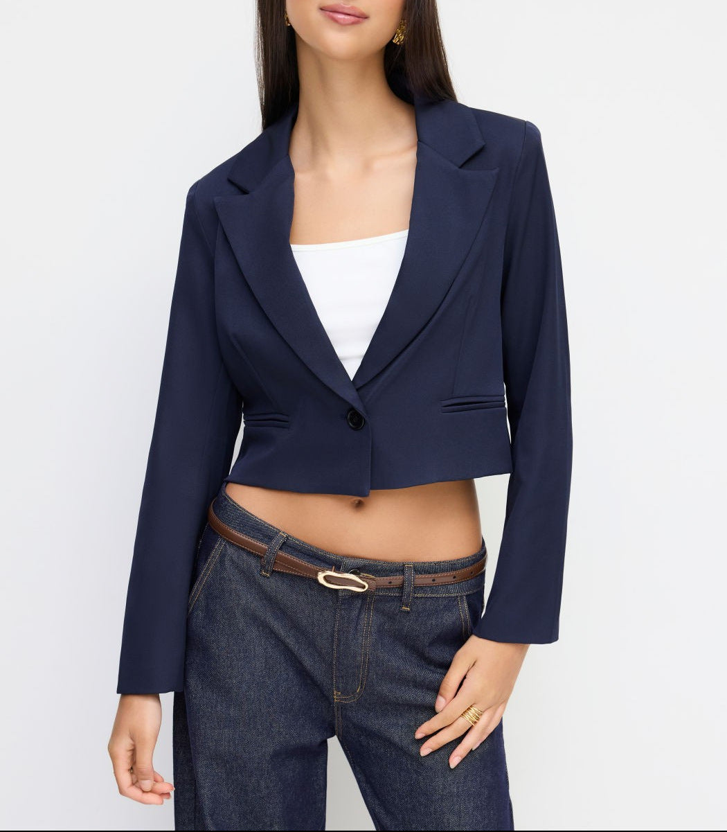 Damen Kurzblazer im Cropped‑Schnitt mit Reverskragen und ein‑Knopf‑Verschluss Drune