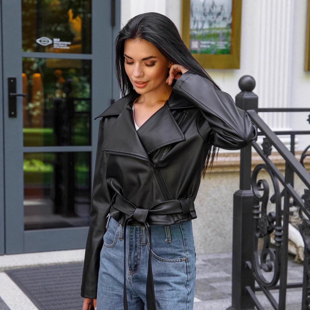 Damen Modische Kunstlederjacke mit taillierter Silhouette und trendy Gürtel Drune