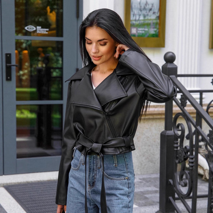 Damen Modische Kunstlederjacke mit taillierter Silhouette und trendy Gürtel Drune