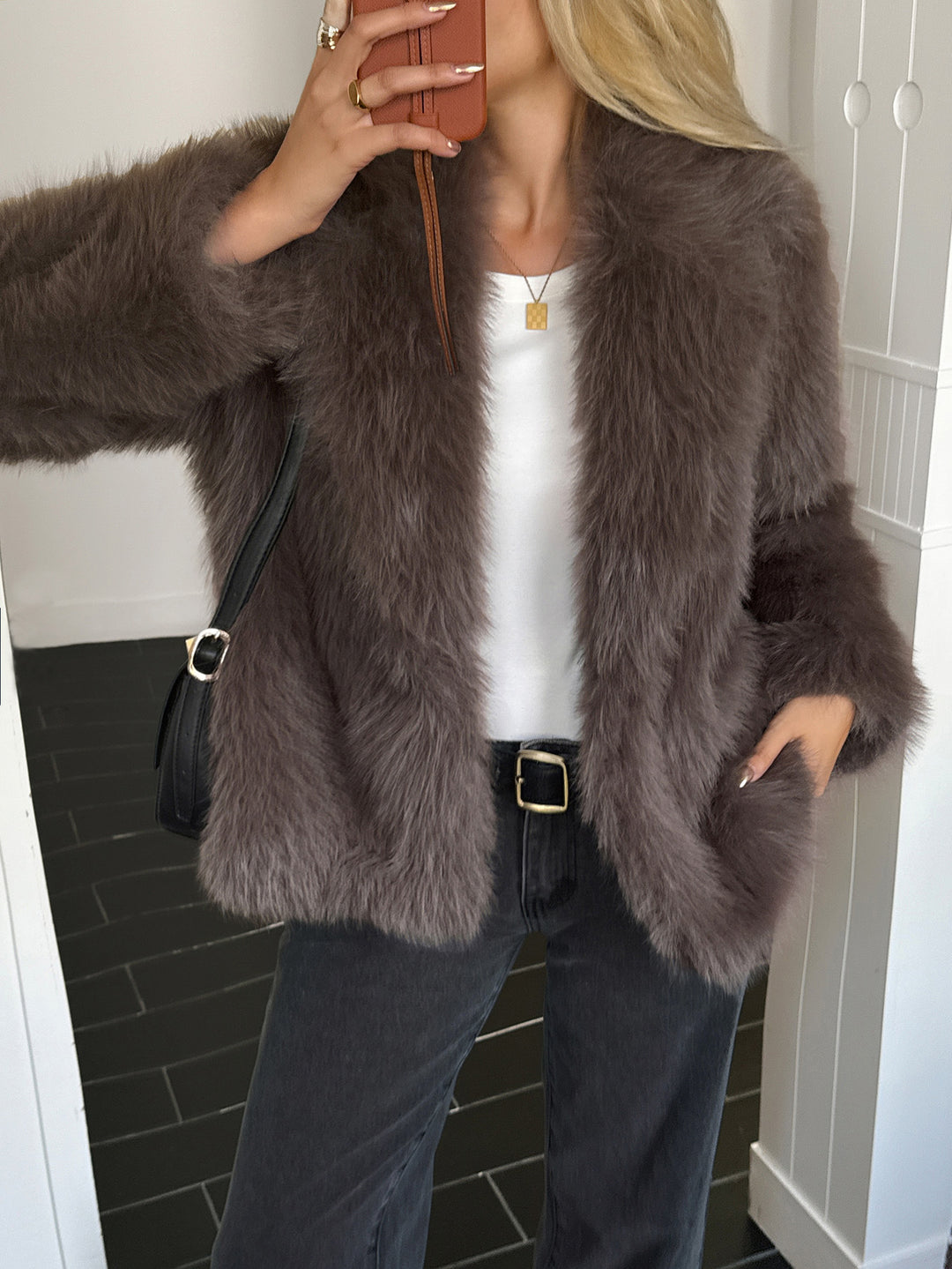Damen nan kurzer Faux‑Fur Mantel mit voluminösem Schalkragen, Oversize‑Passform und weichen Textur Drune