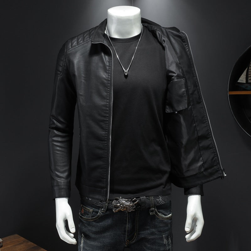 Herren Schlanker Lederimitat‑Blouson mit Stehkragen und gesteppter Schulterpartie Drune
