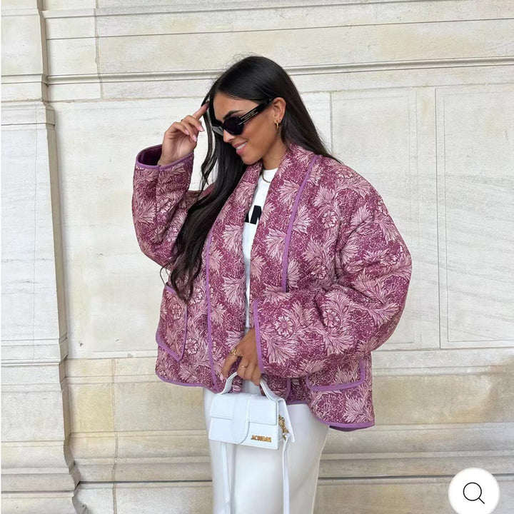 Damen Kurz geschnittene Steppjacke im Vintage-Blumenmuster mit Schalkragen und Kontrastpaspel Drune