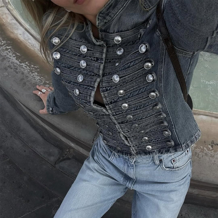 Damen Kurz geschnittene militärisch inspirierte Jeansjacke mit Zierstreifen und Metallknöpfen Drune