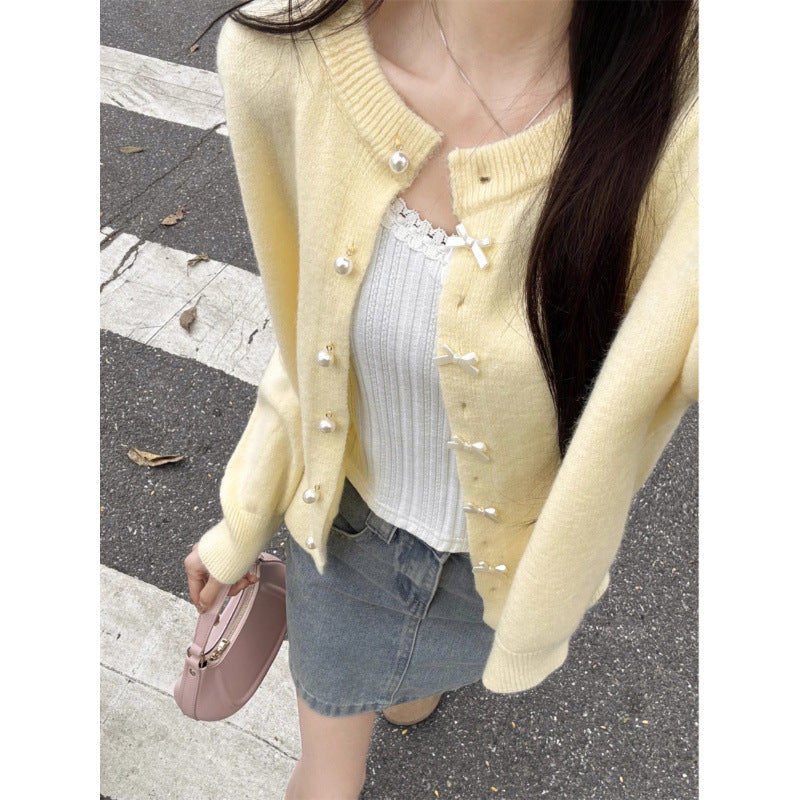 Damen Kuschelige Strickjacke mit Perlenknöpfen und zartem Design Drune