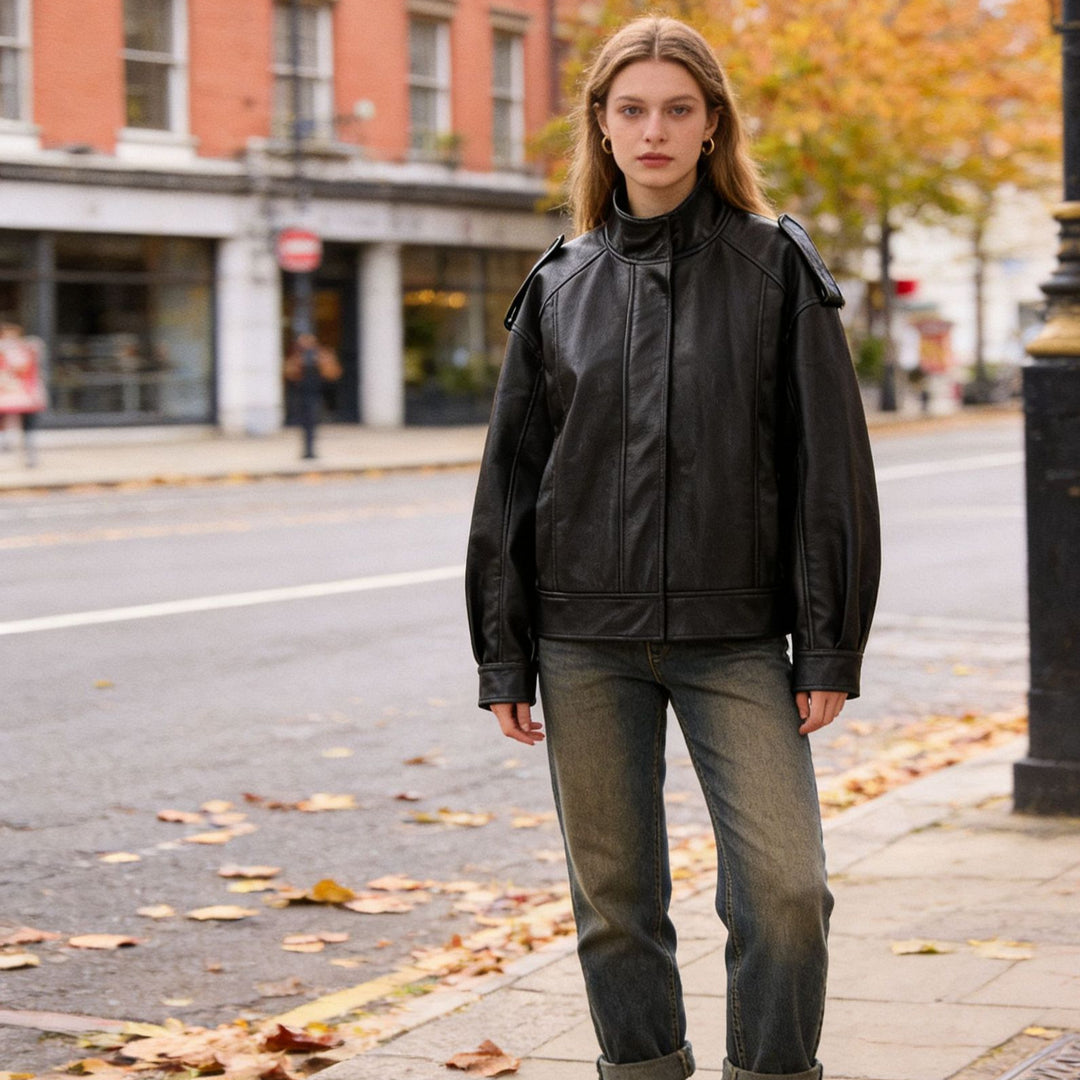 Damen Oversize-Lederjacke mit Cut-Out-Schulter, Stehkragen und strukturierten Nähten Drune