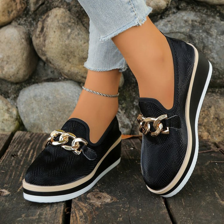 Damen slip-on Plateau-Loafer mit dekorativer Metallkette, strukturiertem Kunstleder und gepolstertem Komfortfußbett Drune