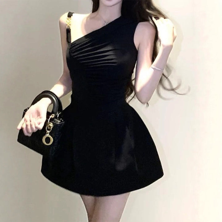 Damen Kleid mit asymmetrischem Design und raffinierten Drapierungen Drune