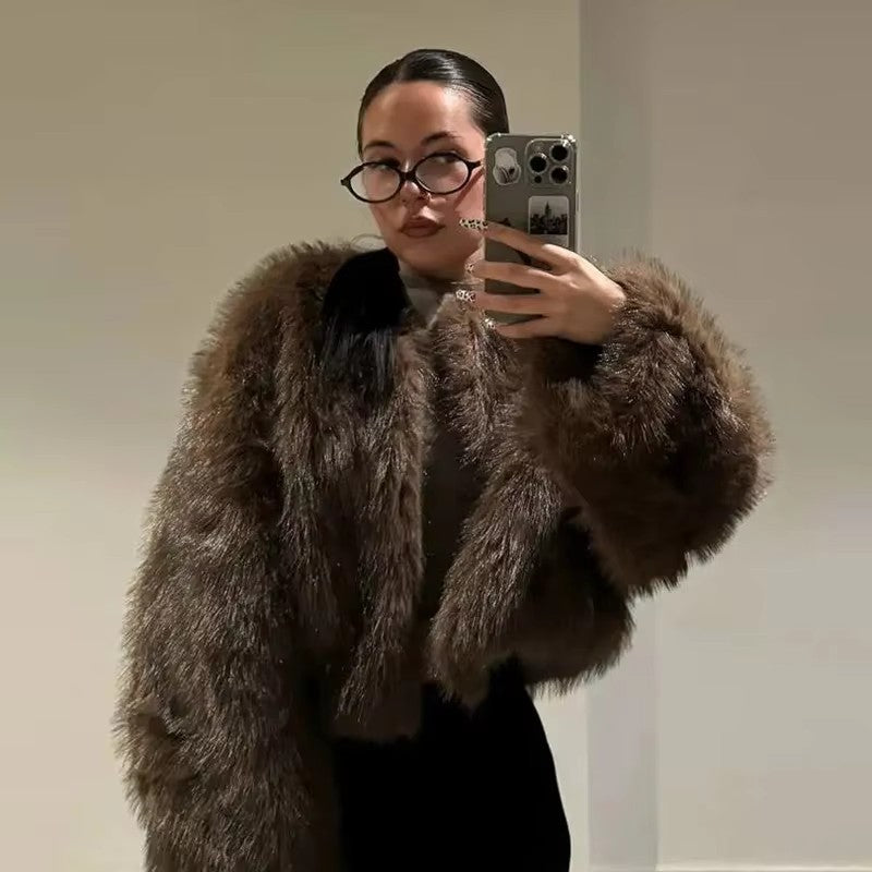 Damen Kurzjacke aus luxuriösem Hochflor‑Faux‑Fur mit kastiger Silhouette und voluminösen Ärmeln Drune