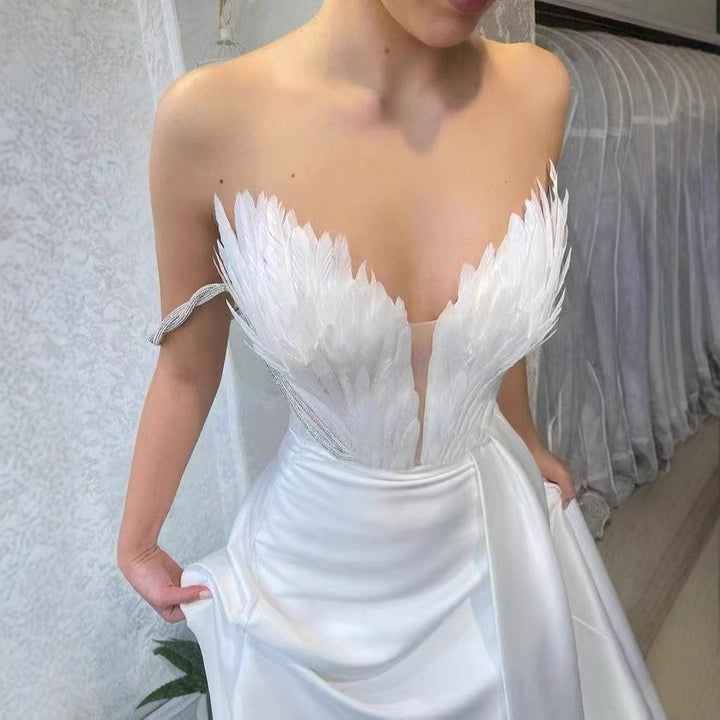 Damen Elegantes Abendkleid mit verzierten Trägern und hohen Schlitz Drune