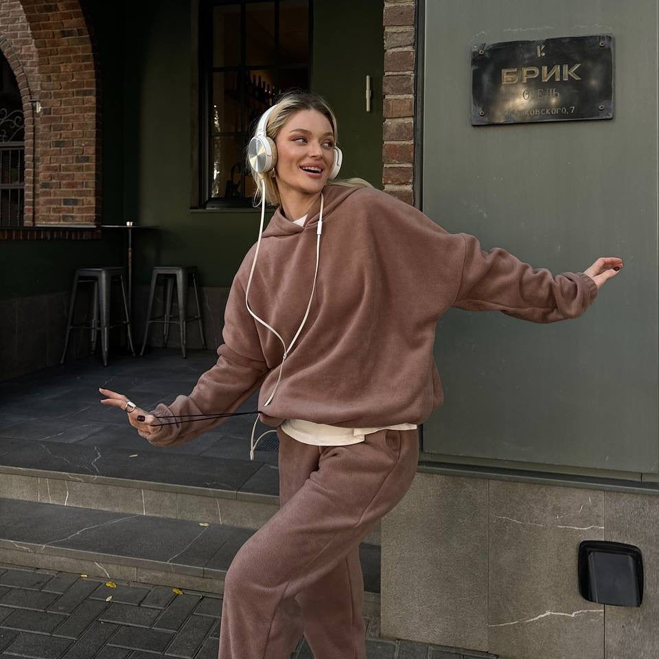 Damen kuscheliges Sweat-Set mit extralangem Kapuzenpullover, verdeckter Kängurutasche und schmal zulaufender Bündchenhose Drune