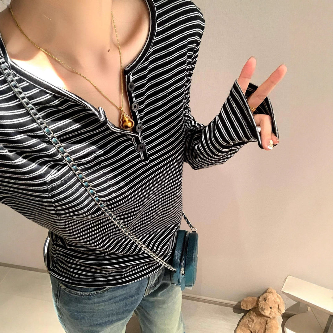 Damen Langarmshirt mit ausgefallenem Knopfdesign und Streifenmuster Drune