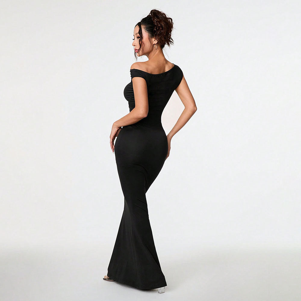 Damen figurbetontes Maxikleid mit asymmetrischem Ausschnitt und eleganter Drapierung Drune