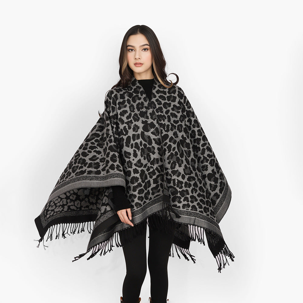 Damen Grobgewebter Überwurf im Denim‑Look mit tonigem Animal‑Jacquard und Fransensaum Drune