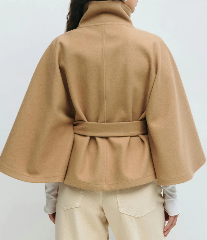 Drune | Stehkragen Knopf Gürtel Cape Trenchcoat