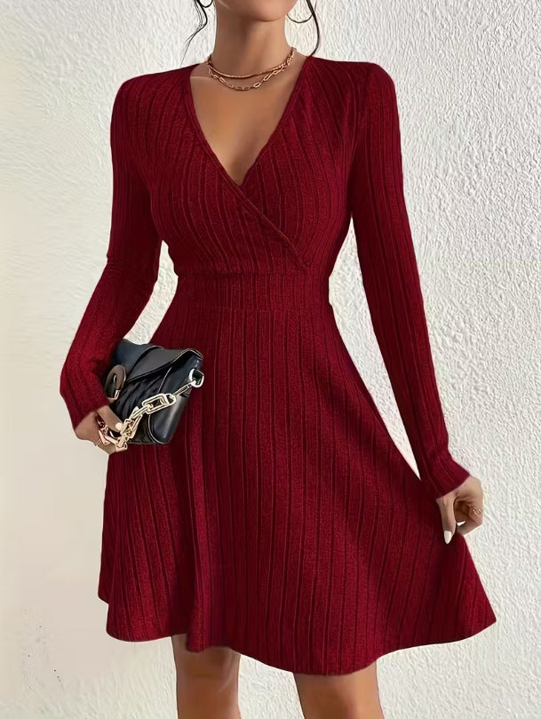 Damen Strickkleid mit Wickel-V-Ausschnitt, taillierter Bund und ausgestelltem A-Linien-Rock Drune