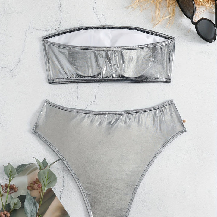 Damen Bandeau-Bikini mit eleganter Glanzoptik und modischen Muscheldetails Drune