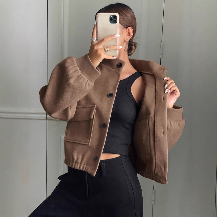 Damen Modische Kurzjacke mit Stehkragen und praktischen Taschen Drune