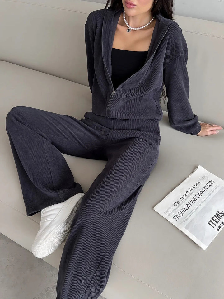 Damen Cropped Kapuzen-Set aus Ripp-Cord mit Gummizugbund und Relax-Jogginghose Drune