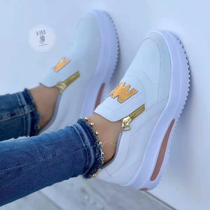Damen  Slip-On Keilsneaker mit dekorativem Reißverschluss, gepolstertem Memory-Fußbett und profilierter Plateausohle Drune
