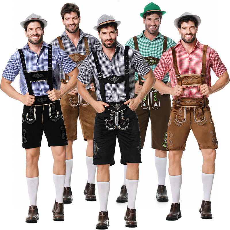 Herren nan traditionelle Trachtenlederhose mit bestickten Hosenträgern, kariertem Trachtenhemd und Filzhut Drune