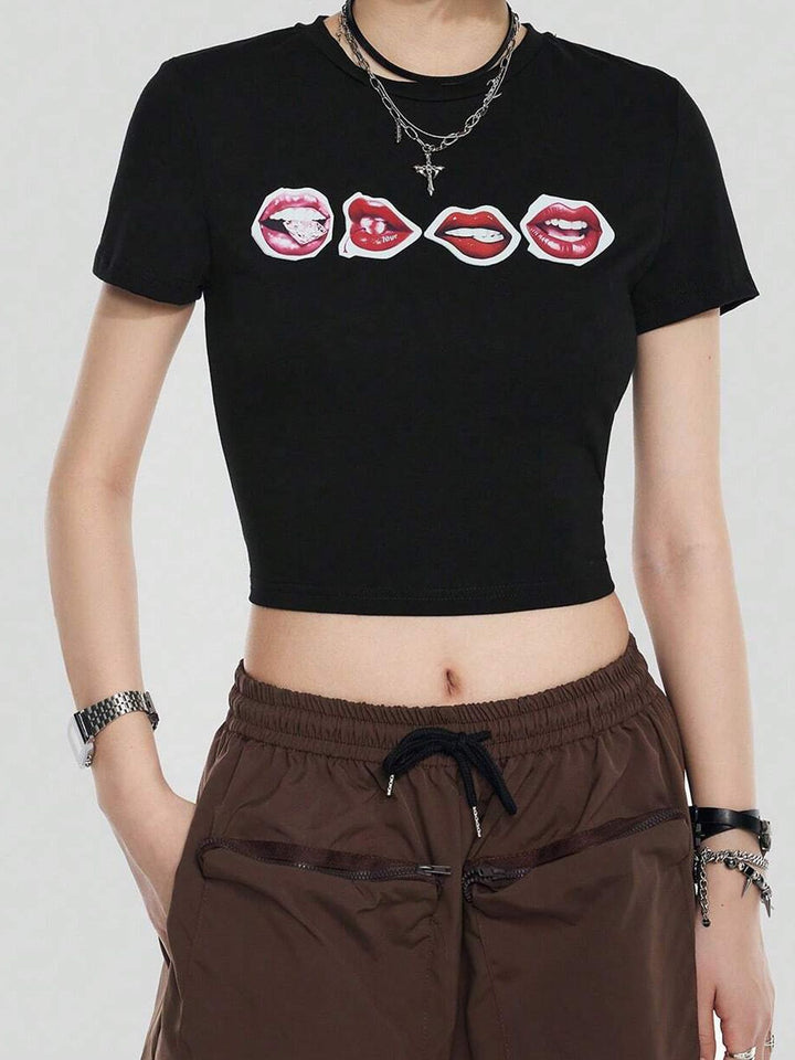 Damen Crop-T-Shirt mit kreativem Lippenmotiv und figurbetontem Schnitt Drune