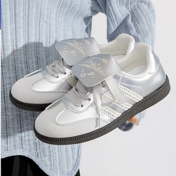 Damen Sneaker mit glänzendem Obermaterial und einzigartigem Design Drune