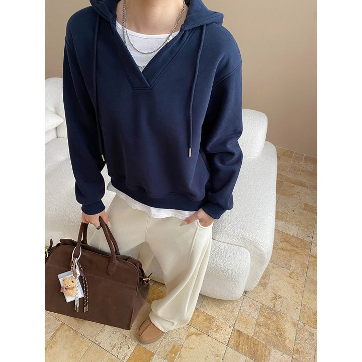 Damen lässiger Kapuzenpullover mit modernem V-Ausschnitt und zeitlosen Details Drune