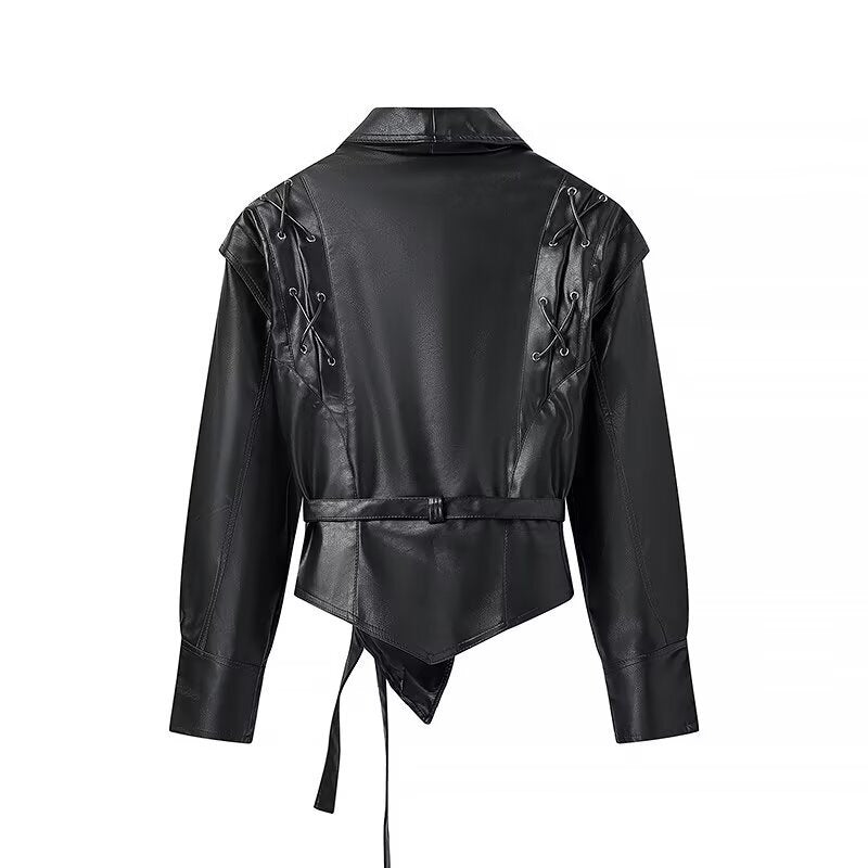 Damen nan taillierte Kunstlederjacke mit Schalkragen, Schnürdetail an den Schultern und Bindegürtel Drune