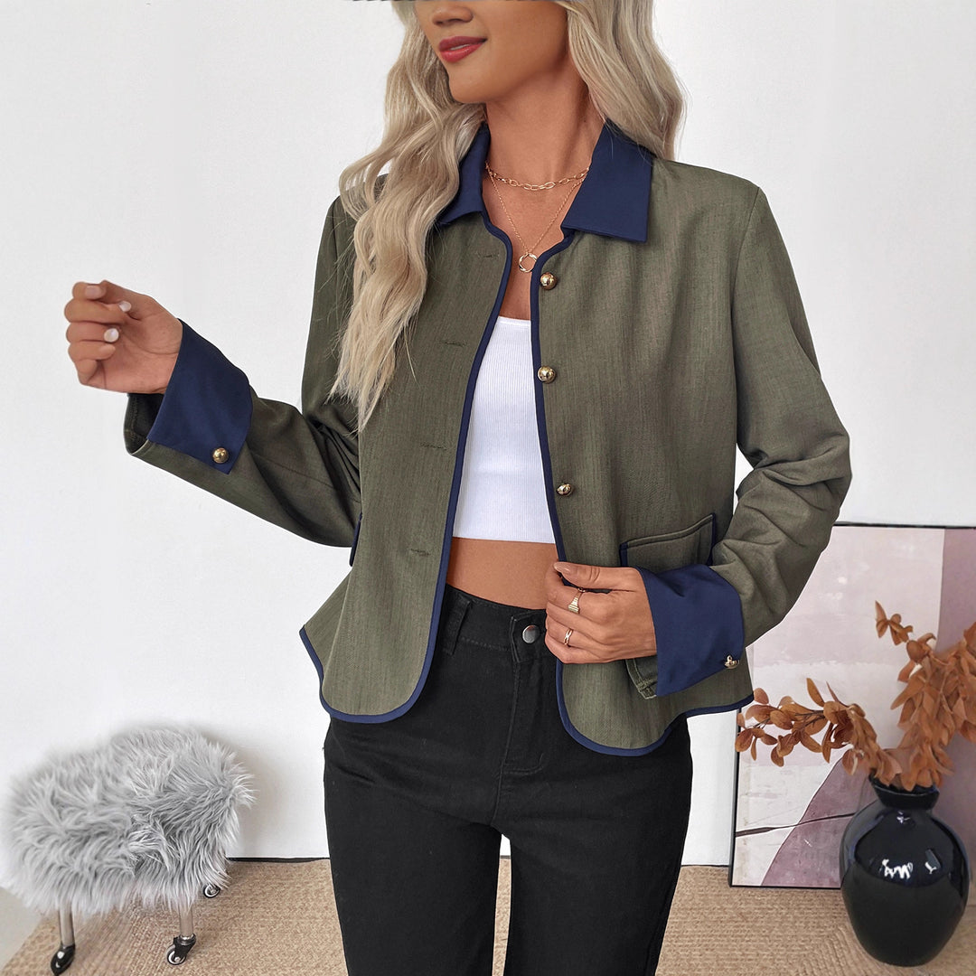 Damen Kurzblazer mit Kontrastpaspel, Umlegekragen und Zierknöpfen Drune