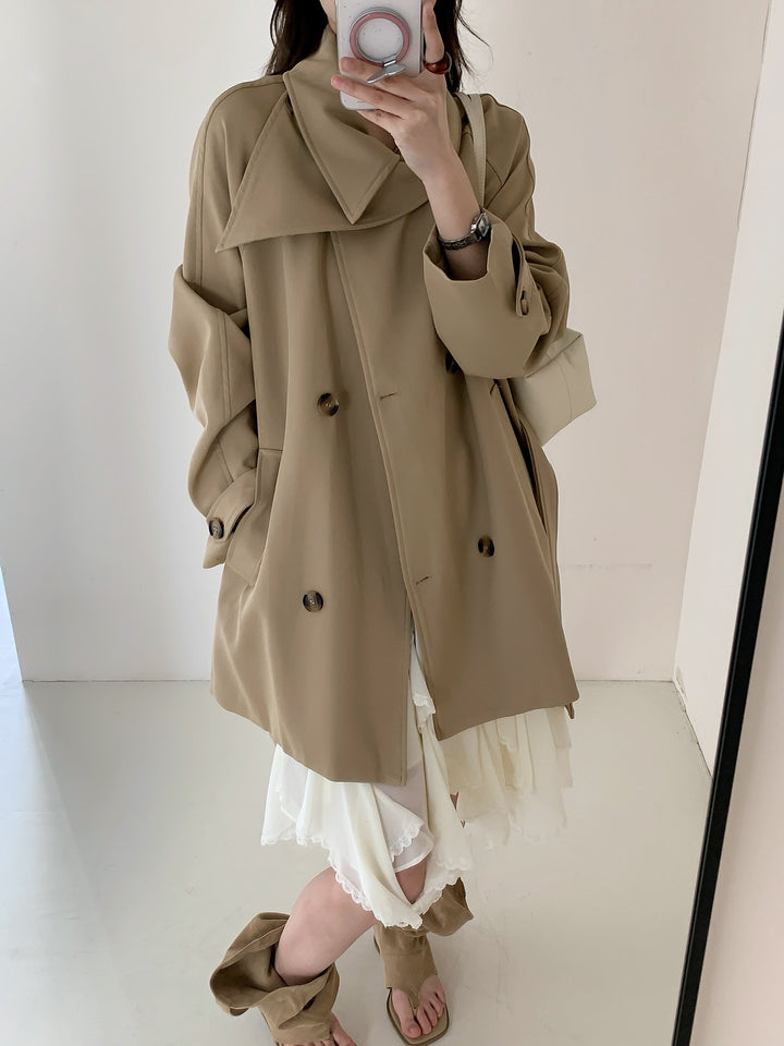 Damen Kurztrench mit extra weitem Revers, Raglanärmeln und Hornknopfdetails Drune