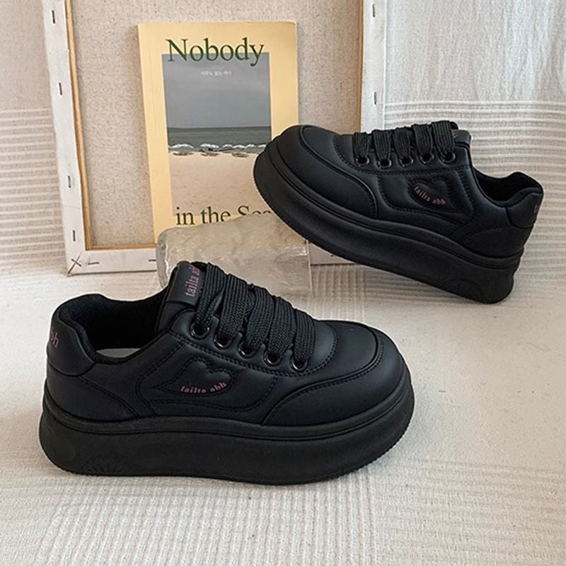 Damen Plateau-Sneaker im minimalistischen Chunky-Look mit skulpturierter Wedgesohle Drune