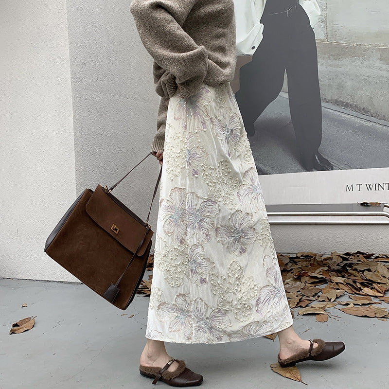 Damen nan Maxirock aus samtartiger Jacquardware mit floralem Relief, hoher Taille und seitlichem Beinschlitz Drune