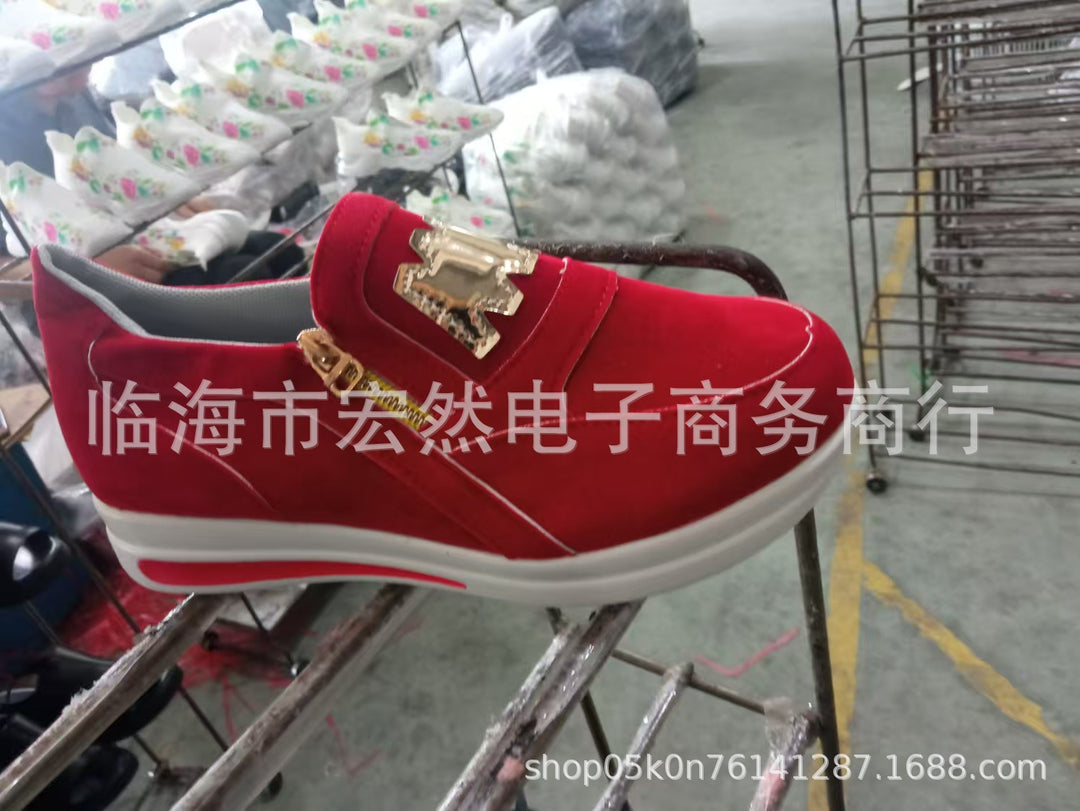 Damen  Slip-On Keilsneaker mit dekorativem Reißverschluss, gepolstertem Memory-Fußbett und profilierter Plateausohle Drune