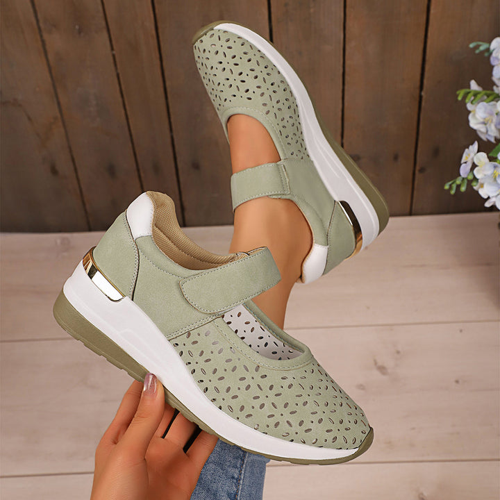 Damen  sportlich-elegante Mary-Jane Keilslipper mit Klettverschluss und perforiertem Obermaterial Drune