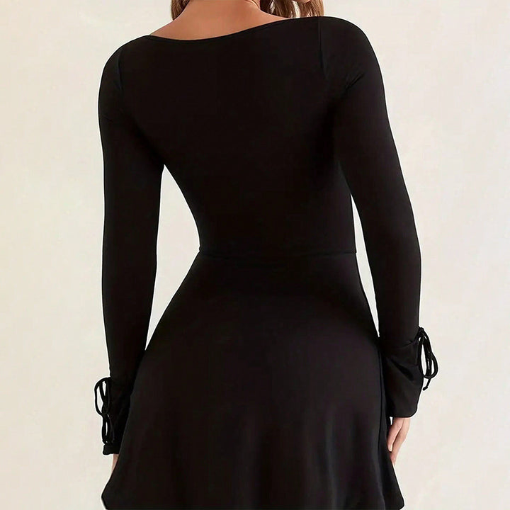 Damen figurbetontes Minikleid mit quadratischem Ausschnitt langen Ärmeln Bindbändern an den Ärmelabschlüssen und seitlichem Schlitz Drune
