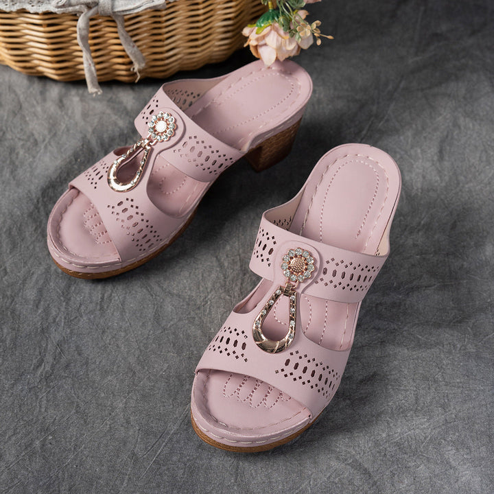 Damen Komfortable Plateau-Sandalen mit dekorativem Riemendesign und Schmuckdetail Drune