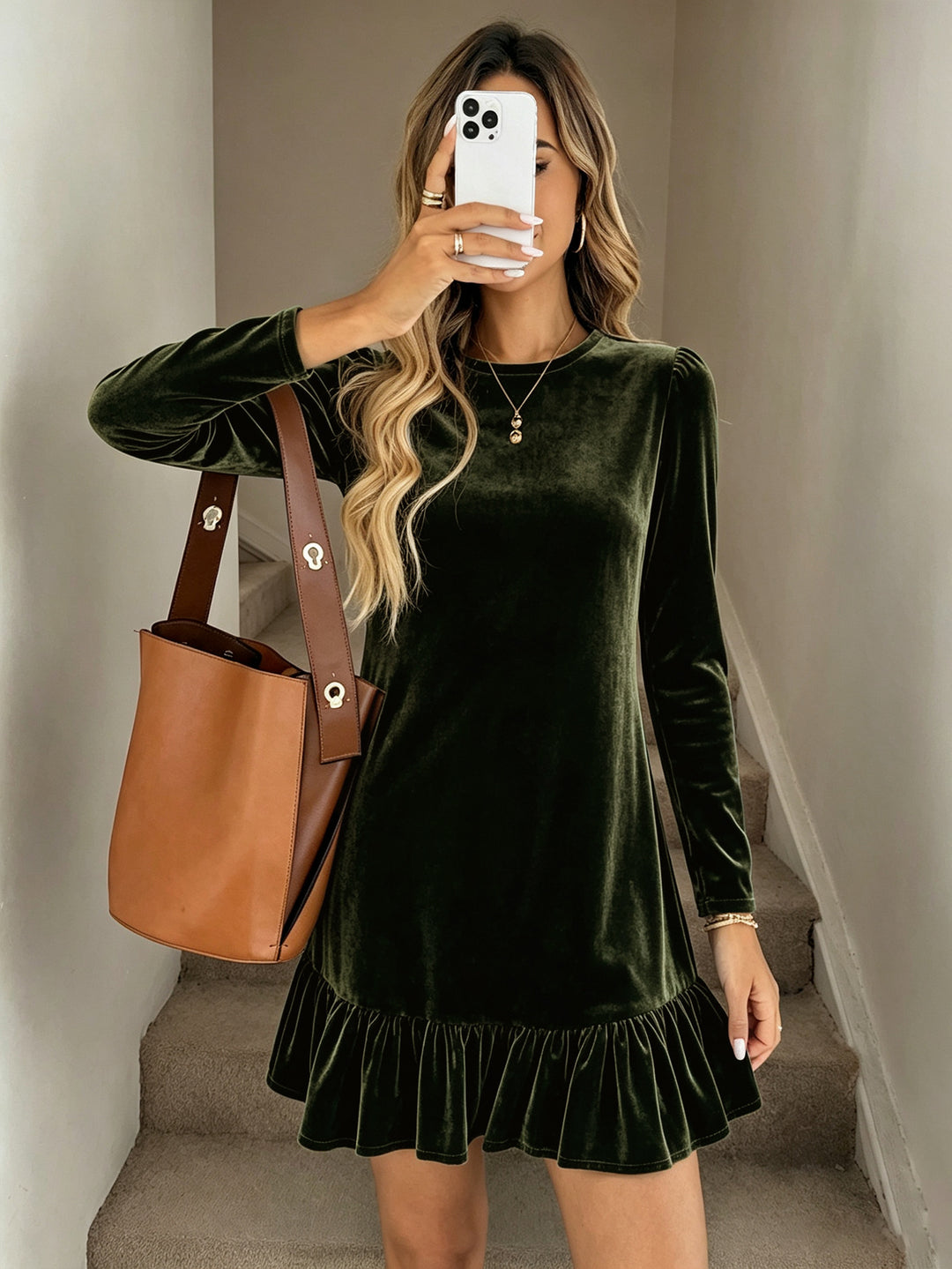 Damen Samt-Minikleid mit langen Ärmeln gerafftem Volantsaum und Puffschultern Drune