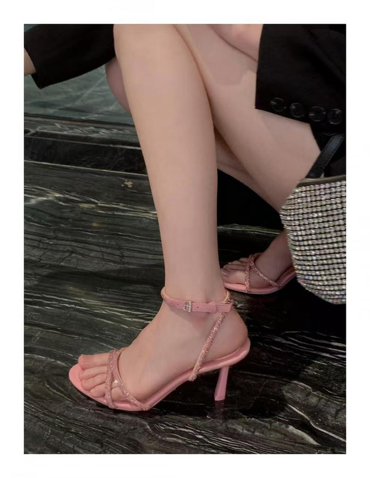 Damen Glitzernde Riemchen‑Stiletto‑Sandalette mit Knöchelriemen und filigranen Strassbesätzen Drune