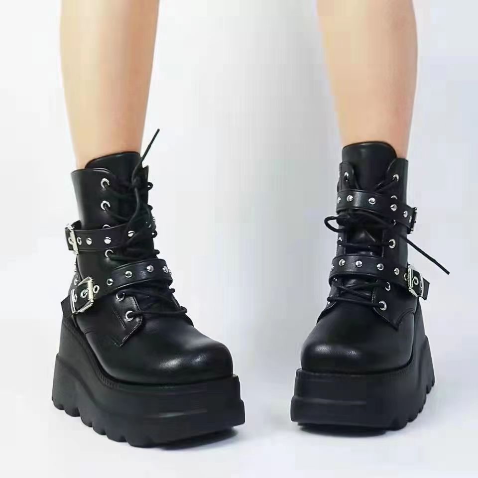 Damen Kurzschaft-Plateau-Stiefelette mit dicker Profilsohle, Schnürung und Zierschnallen Drune