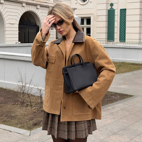 Damen Boxy Kurzjacke aus Veloursleder‑Optik mit Kontrastkragen & Pattentaschen Drune